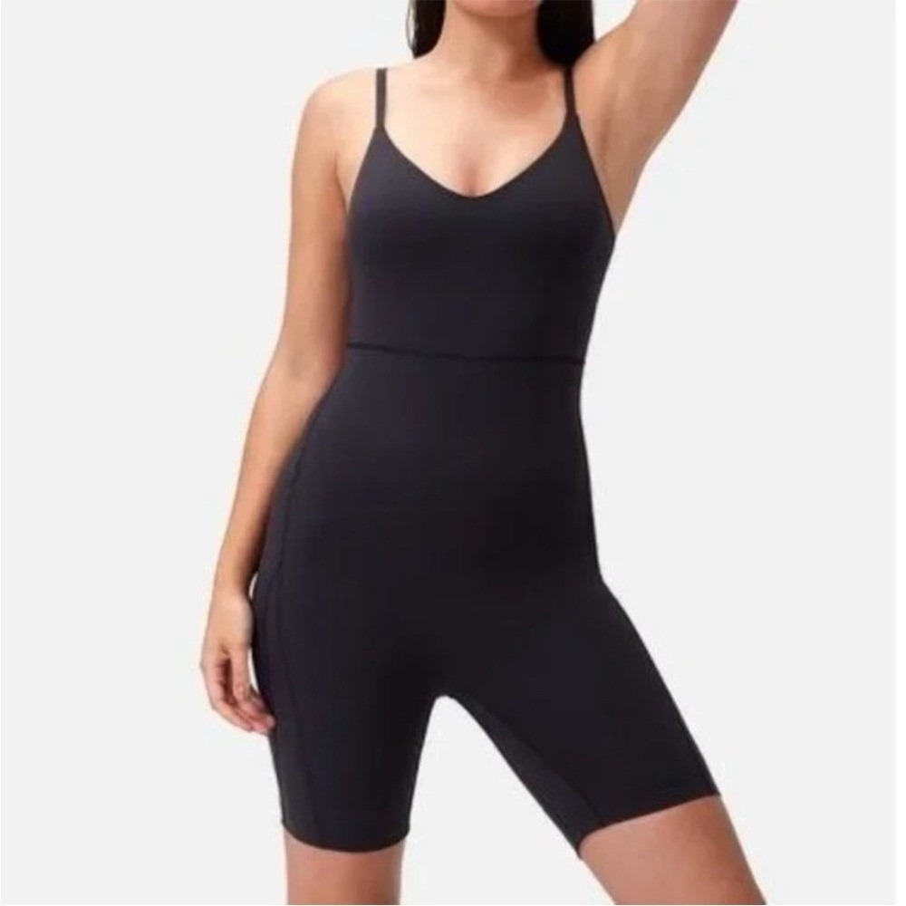 Outdoor Voices Zoom 8" Bodysuit Black Size Small Gym Workout Pilates Athleisure